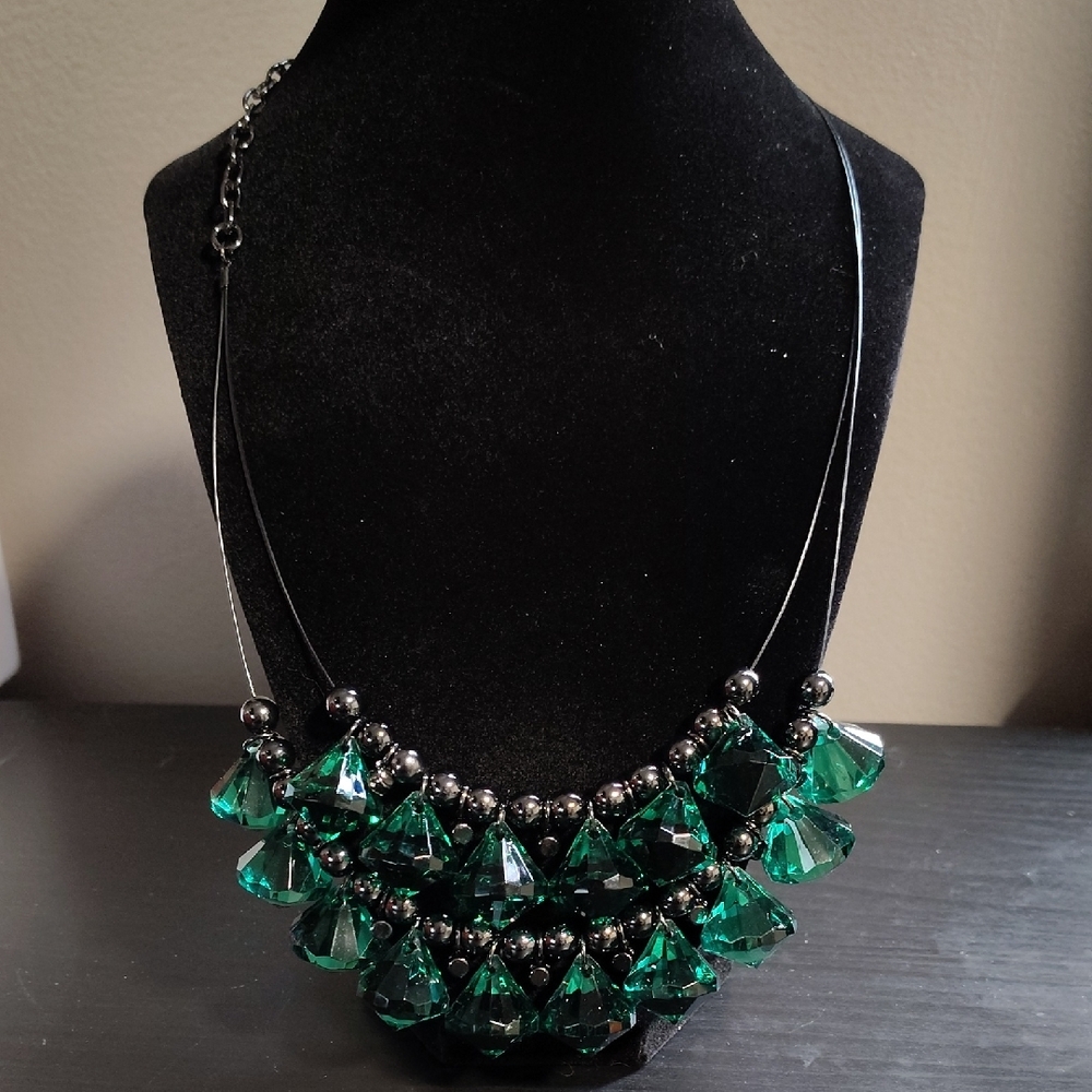 Joan Rivers Emerald Green Statement Necklace with Gift Box – Classic Collection